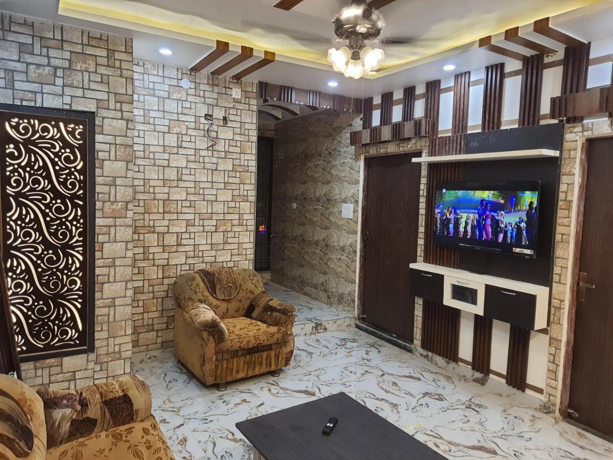 Divine Hotel & Banquet Hall Бхопал Экстерьер фото